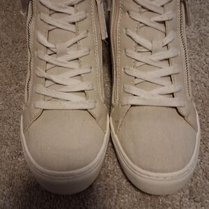 Universal Thread Cream High-Top Sneakers—Size 6